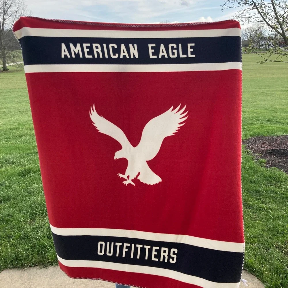 American‎ Eagle Outfitters Fleece Throw Blanket 48x60 inches Red White Blue Logo